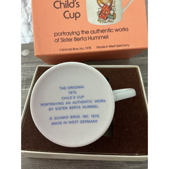 Schmid Berta Hummel Childs Cup First Edition 1975 Collector Vintage - Picture 2 of 7
